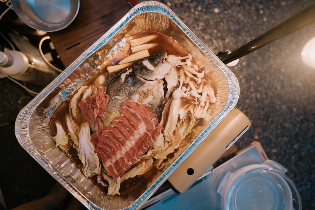 露營日記-爆川辣妹子烤魚